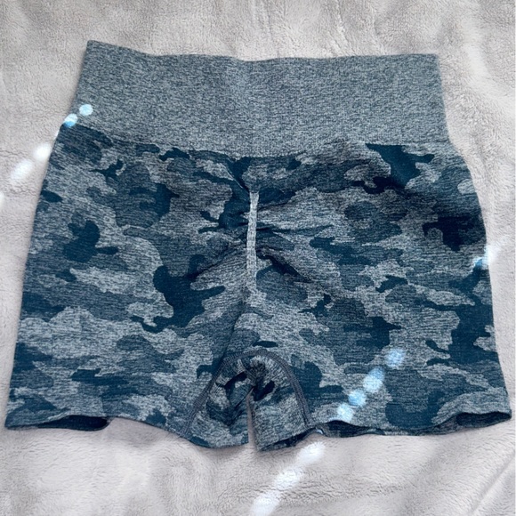 SRUNCH SPORT CAMO SHORTS WOMENS SIZE S - Picture 10 of 10